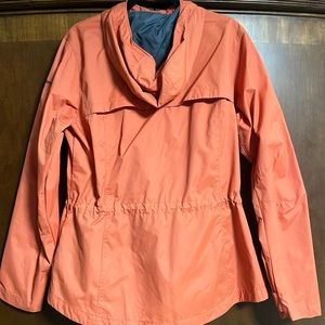 Women’s extra large, Columbia, rain jacket. Like new condition!